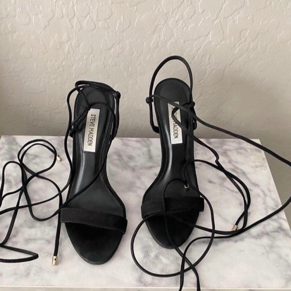 Shoes - Picture 1 of 3